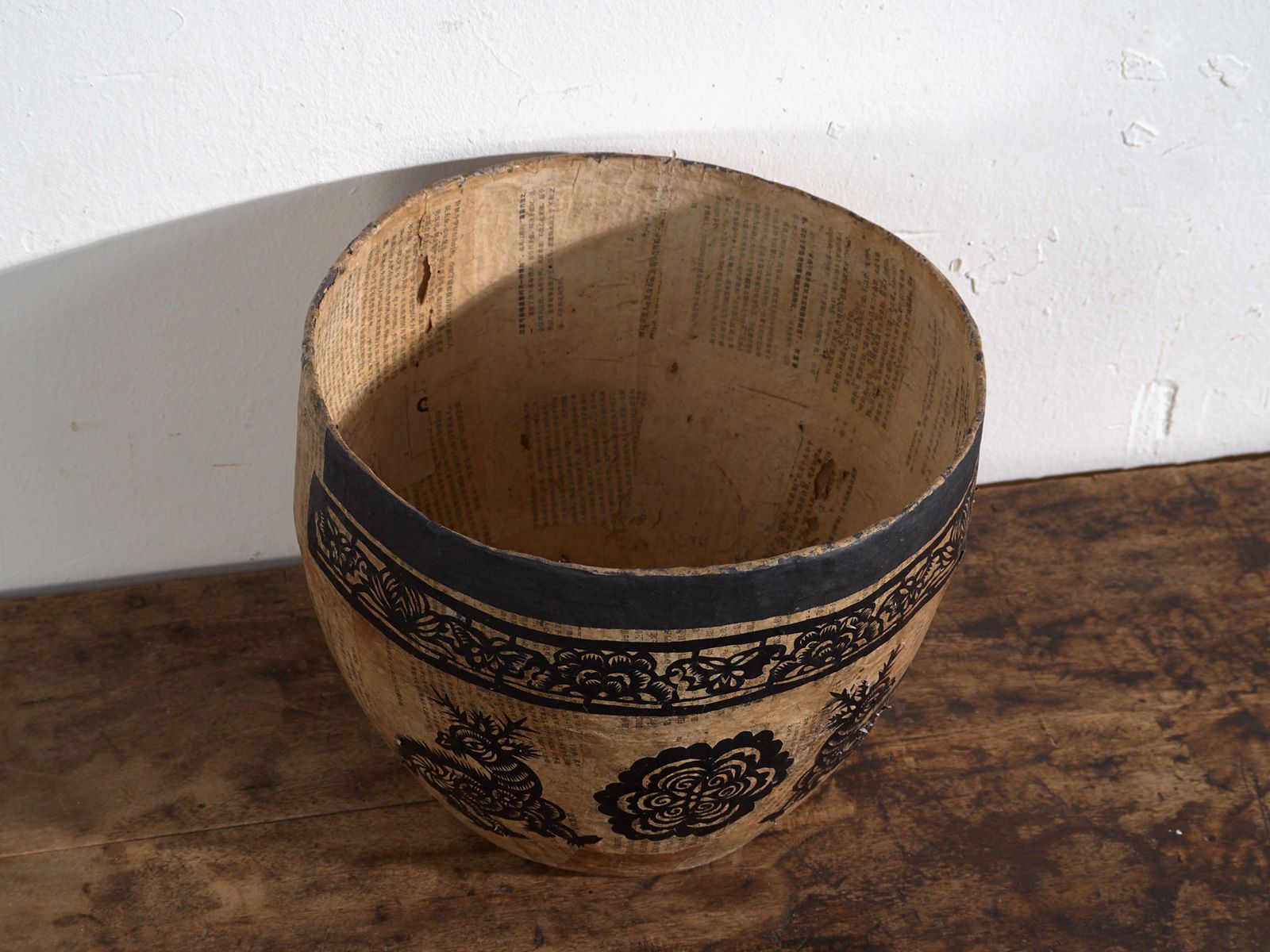 Antique Chinese Papier Mâché Basket With Black Papercuts – China, Circa 1930 photo 182.0