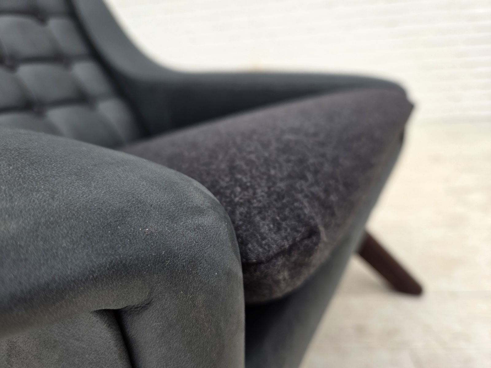 Ca. jaren 1970, Deens design van Illum Wikkelsø, opnieuw beklede fauteuil, leer. photo 4500.0