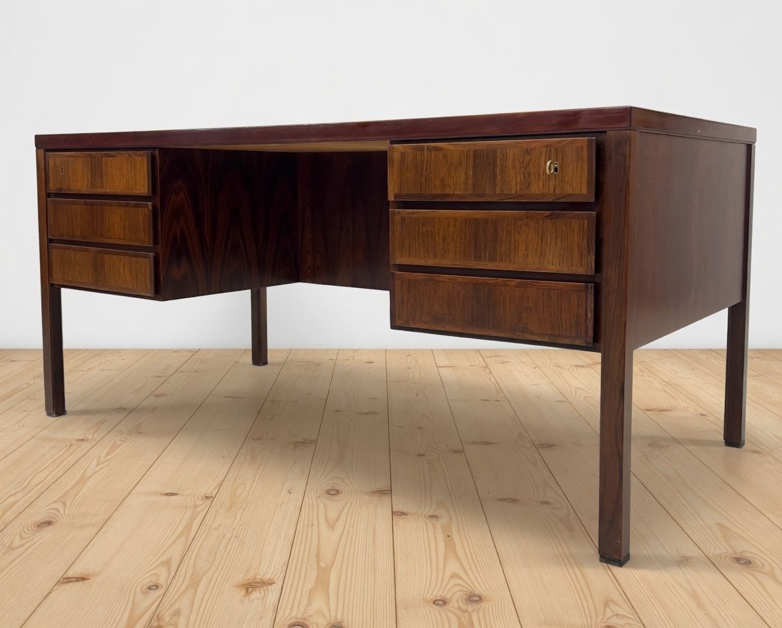 photo vintage Gunni Omann Model 77 Rosewood Desk, 1960s.