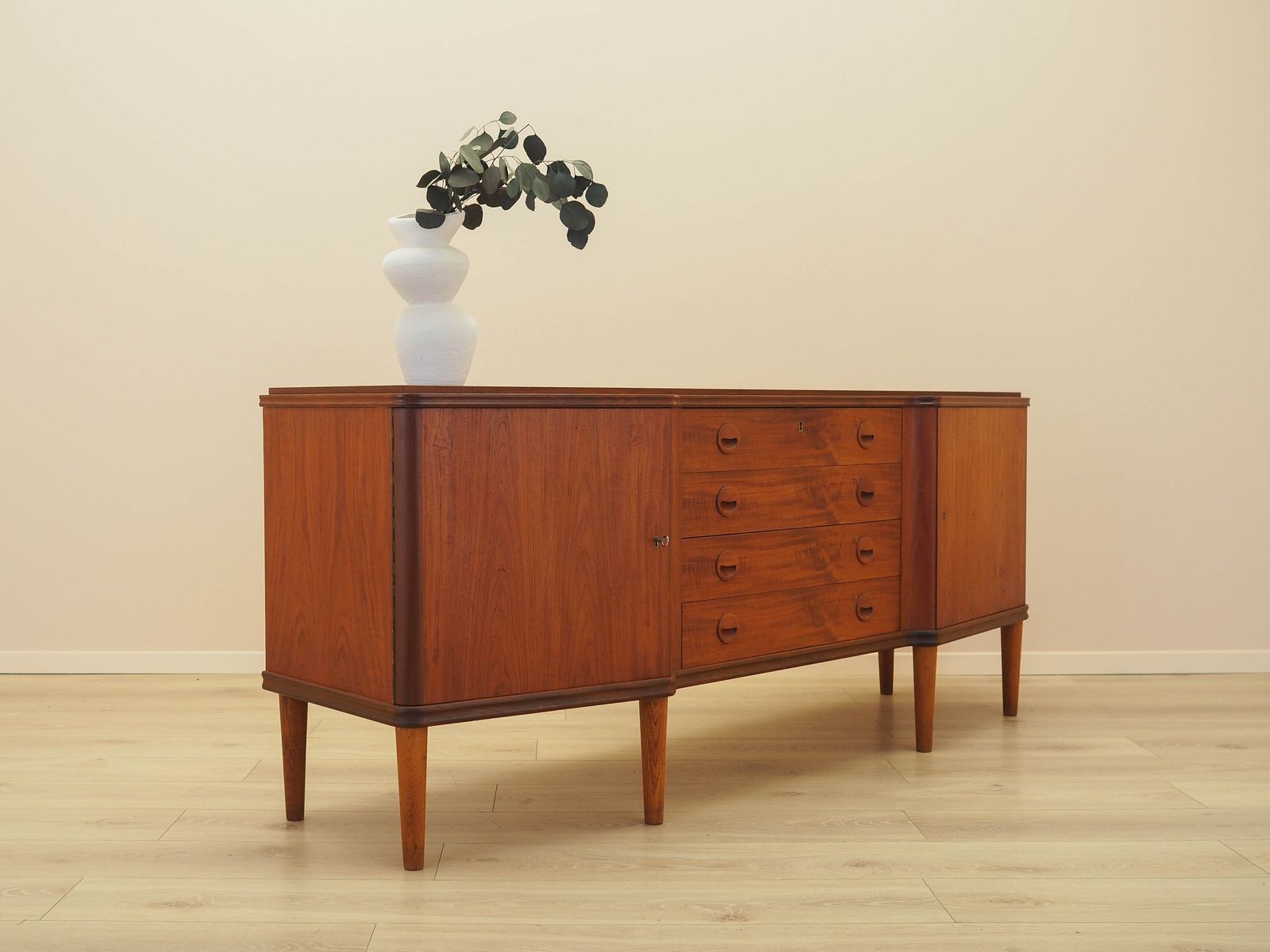 Buffet en teck, design danois, années 1960, fabriqué au Danemark photo vinterior