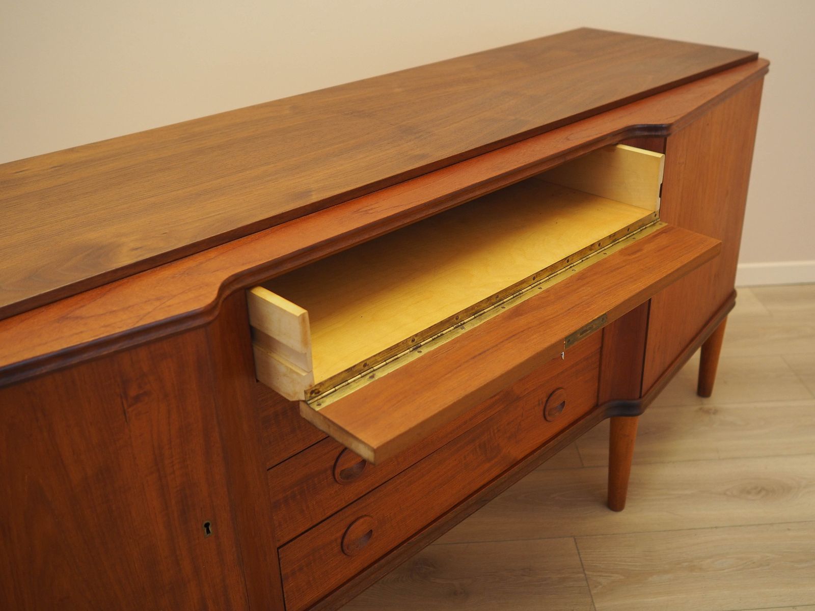 photo buy Buffet en teck, design danois, années 1960, fabriqué au Danemark