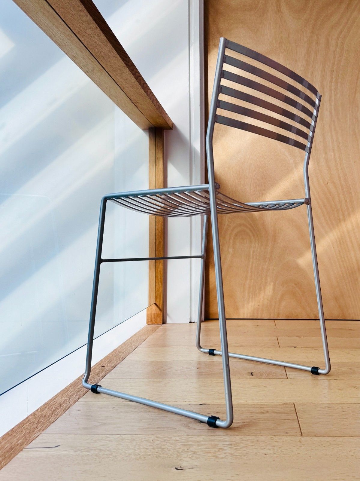 photo furniture Emu Aero Metal Stacking Chair In Silver 1990s Vintage Retro Collectable