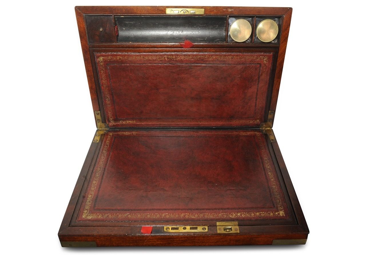 photo furniture Exquisite Georgian Hand Crafted Thompson Writing Slope With Red Tooled Leather Made By Esteemed Maker Tompson Featuring Royal Warrant