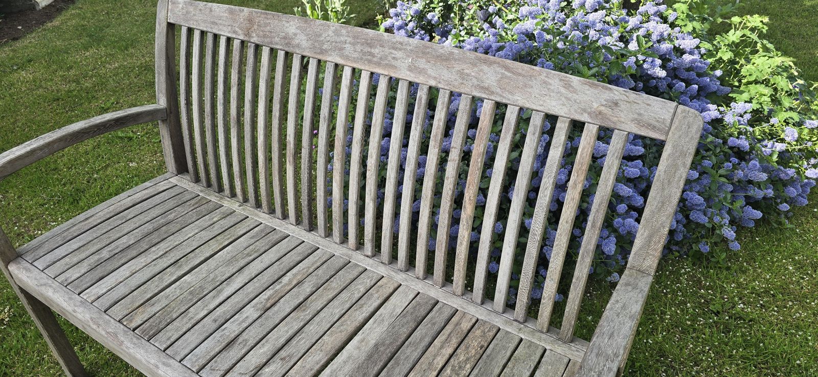 Well Weathered Silvered Teak Garden Bench photo 495.0