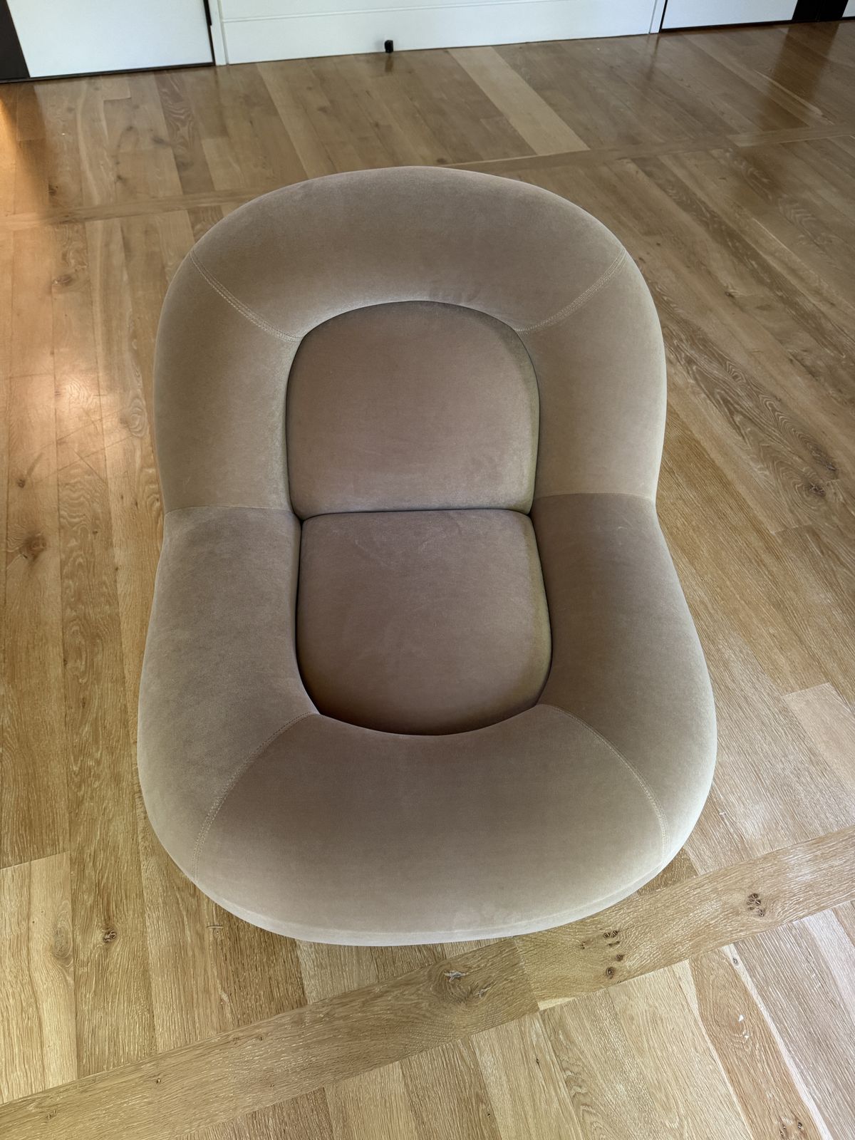 Six The Residence Velvet Lounge Chair With Walnut Plinth