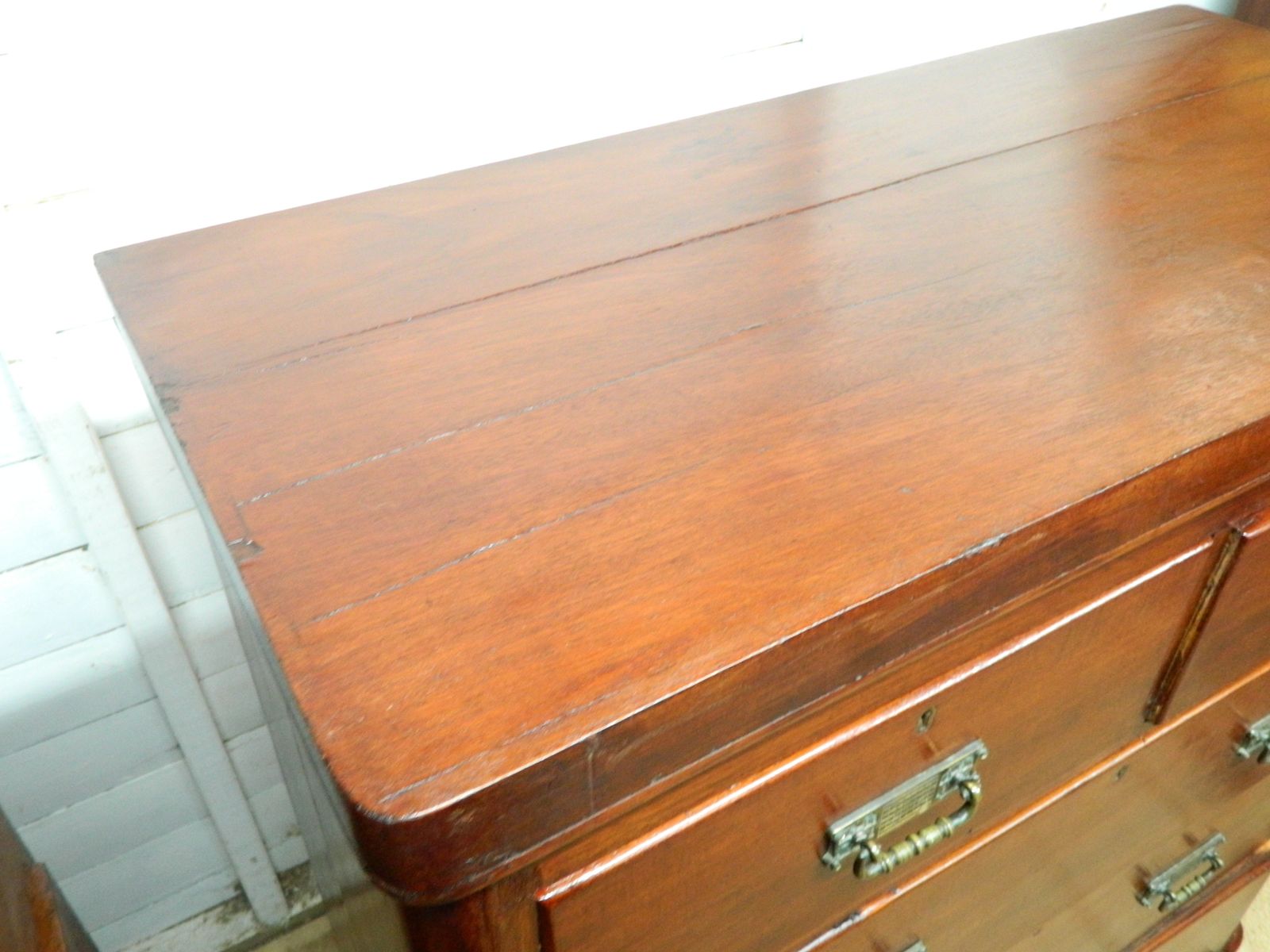 photo furniture Mahogany Veneer Chest Of Drawers