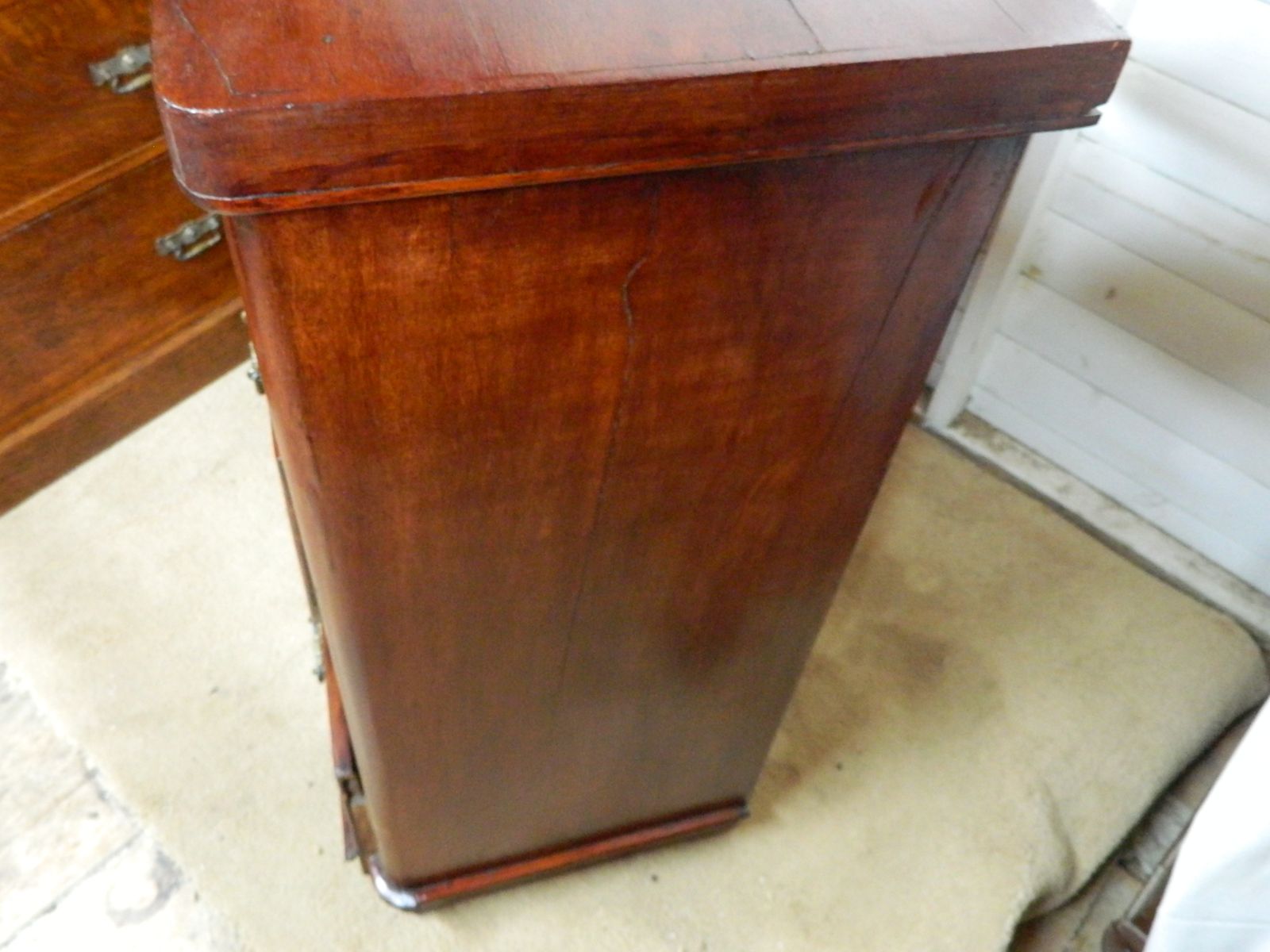 photo vinterior Mahogany Veneer Chest Of Drawers