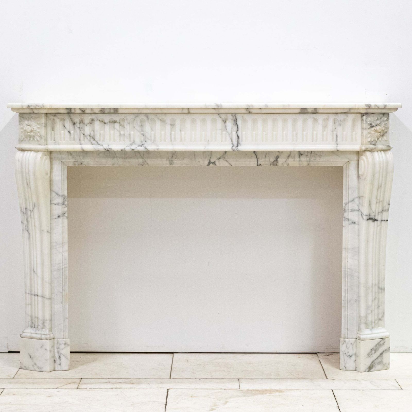 photo vinterior Antique 19th Century Arabescato Marble Louis XVI Style Fireplace Surround