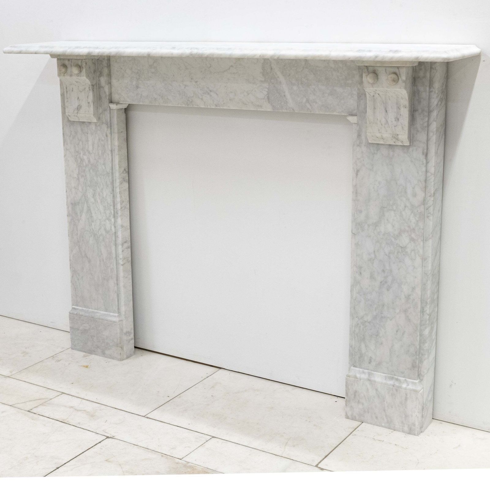 photo vinterior Antique Victorian Carrara Marble Fireplace Surround With Corbels