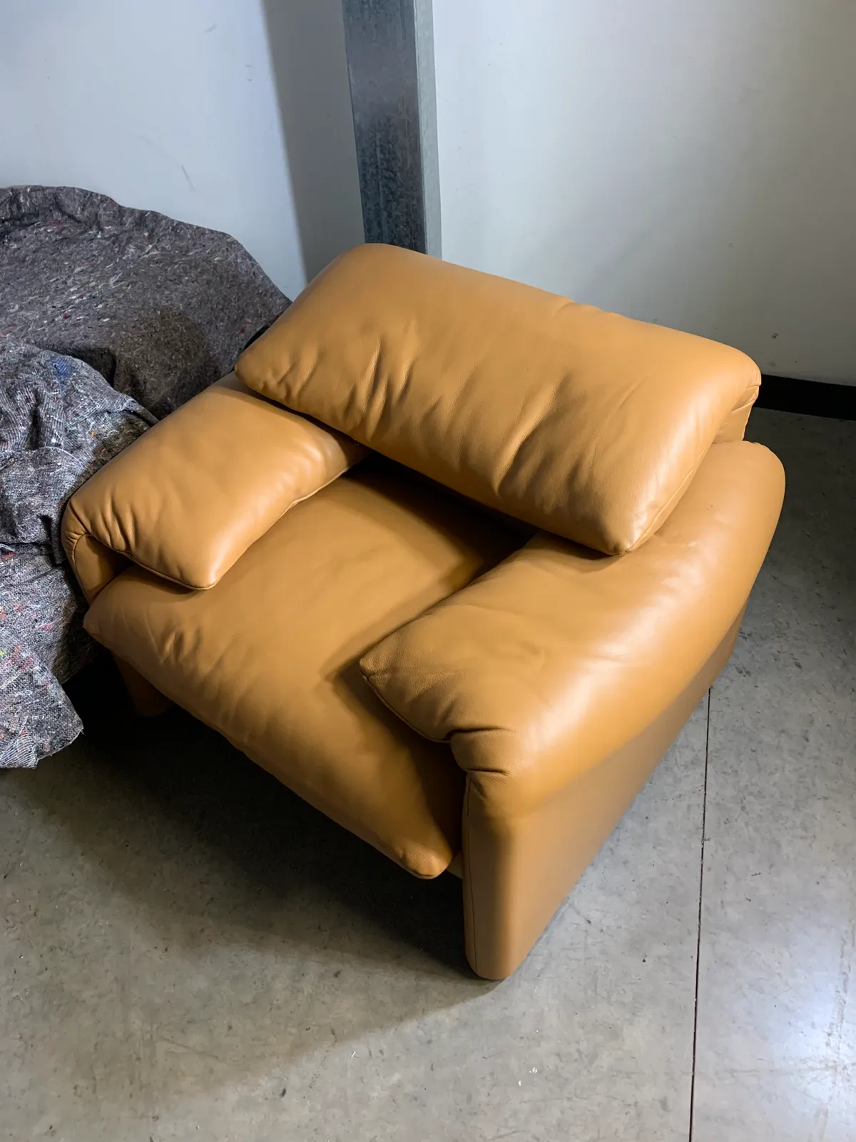 Maralunga Armchair Cognac Leather+ 2 Seater Maralunga Setee photo Furniture