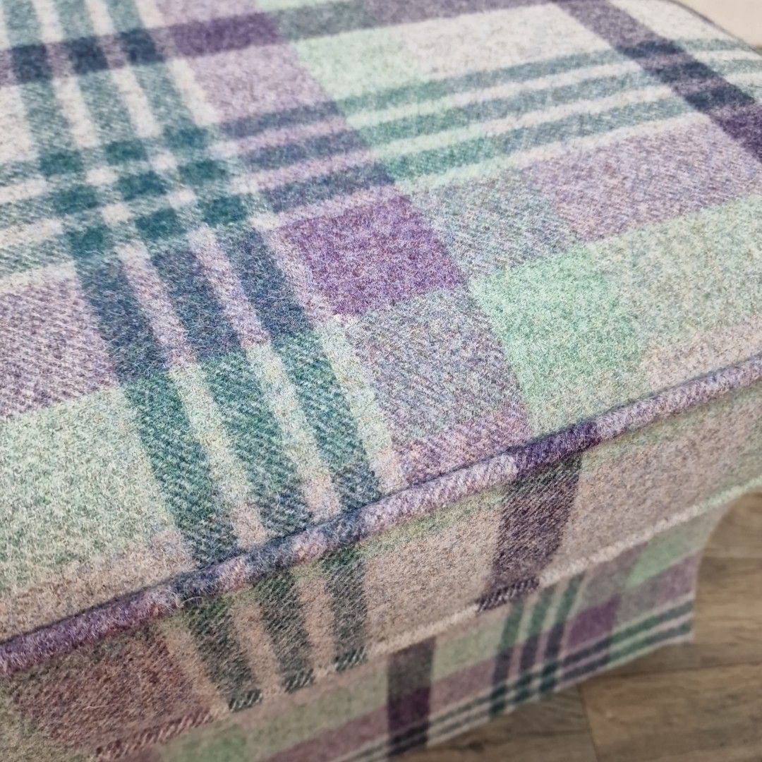 photo vinterior Vintage Tartan Foot Stool Upholstered Ottoman Pouffe Country House Style Retro