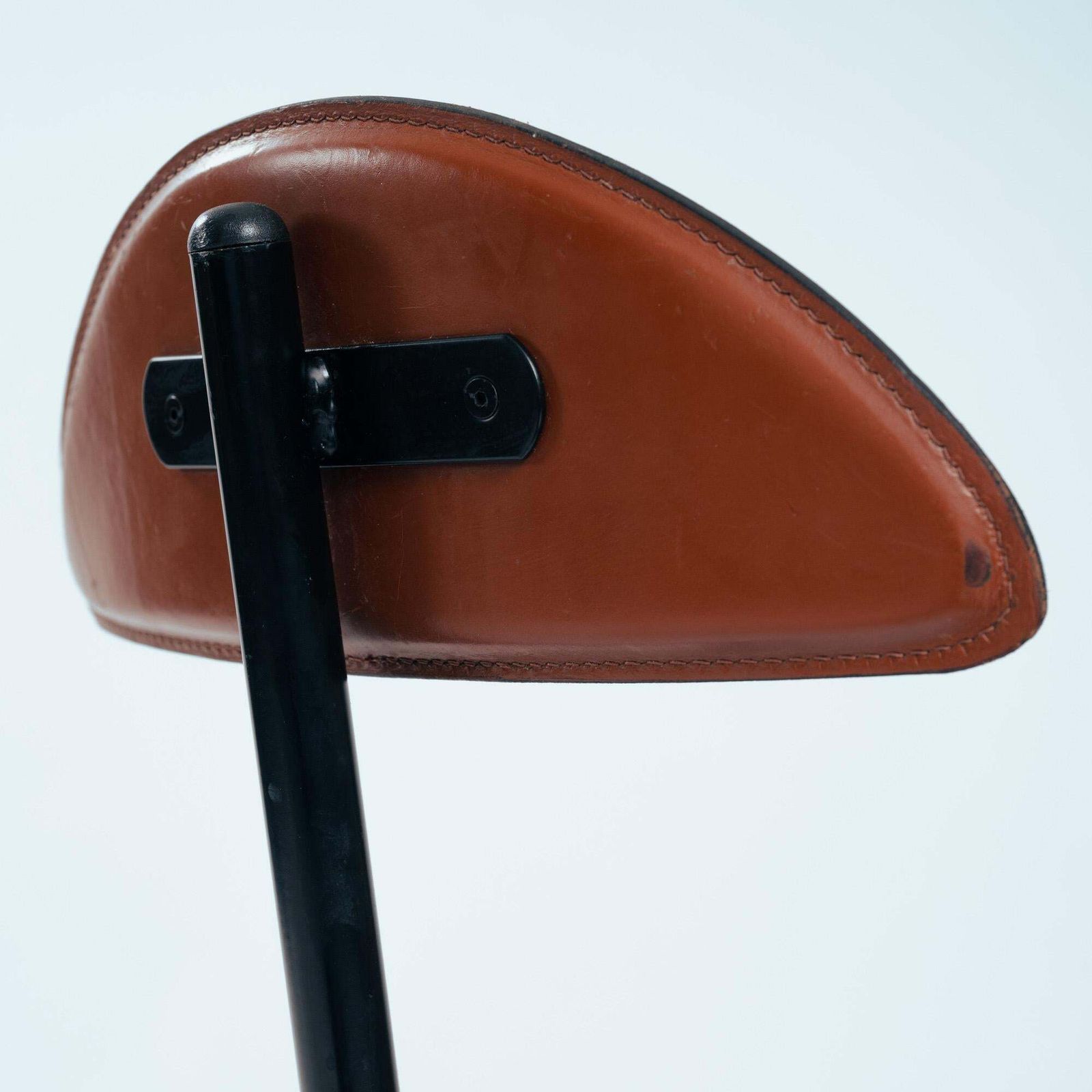 photo vinterior 6 Linea Veam Leather Tripod Chairs, Italy 1980s