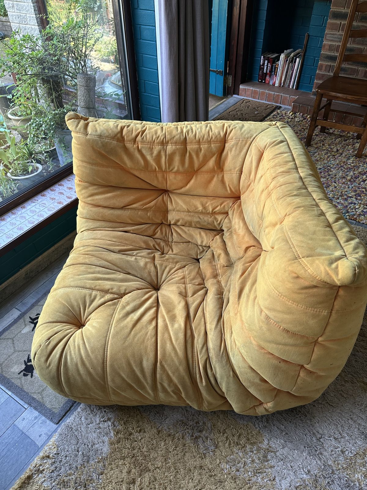 Ligne Roset Togo Corner Seat Orange Suede photo 1050.0