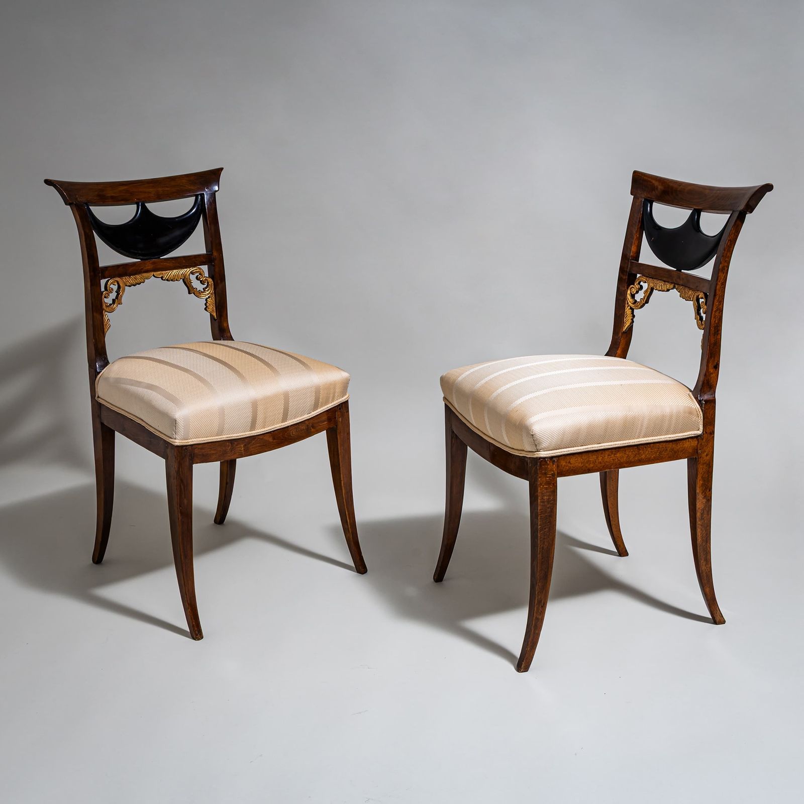 Paar Biedermeier stoelen, Midden-Duitsland, ca. 1835–1840 photo furniture