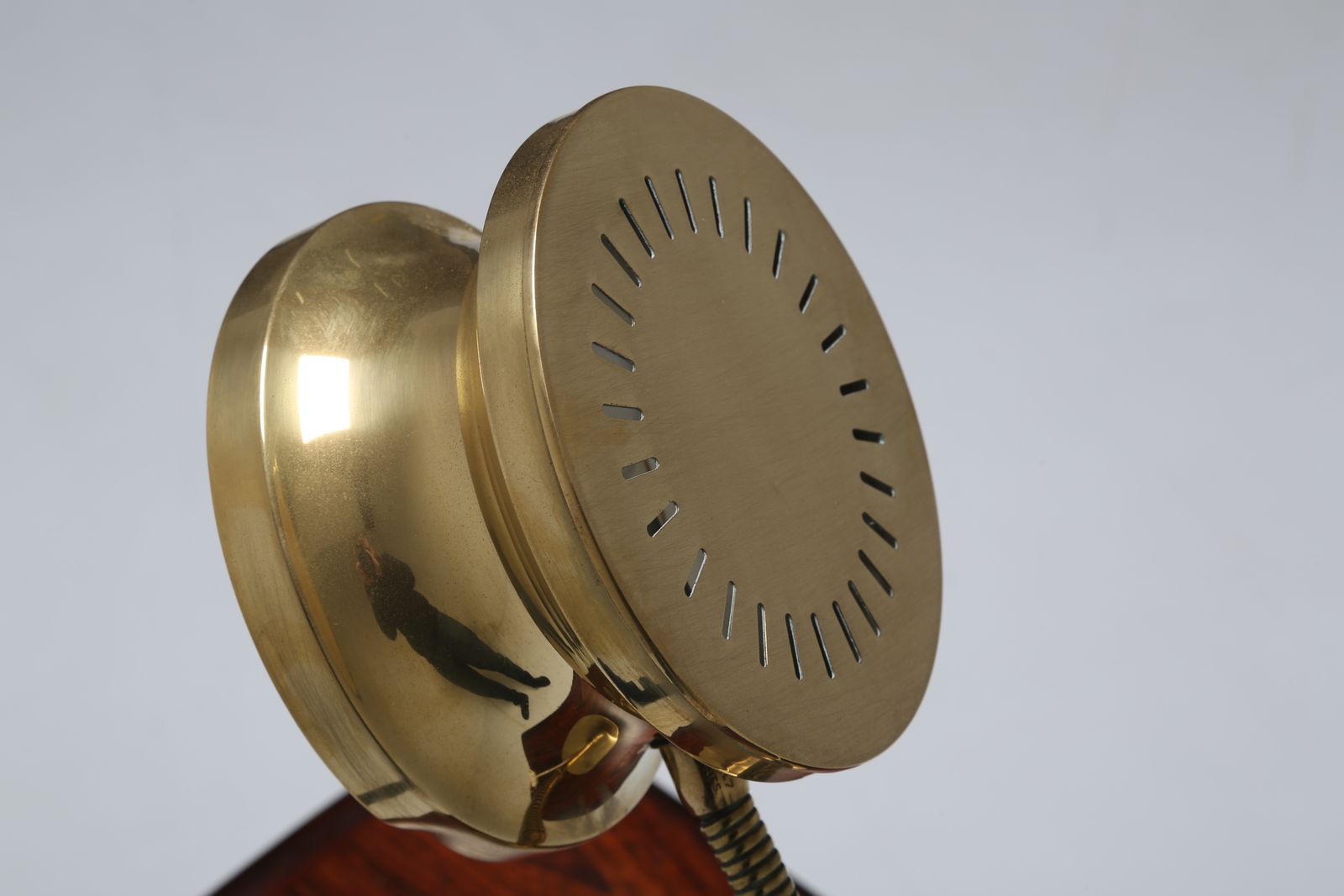 Lampe de bureau mid-century modern suédoise en laiton à bras articulé réglable par Konsthantverk Tyringe, années 1960 photo vintage