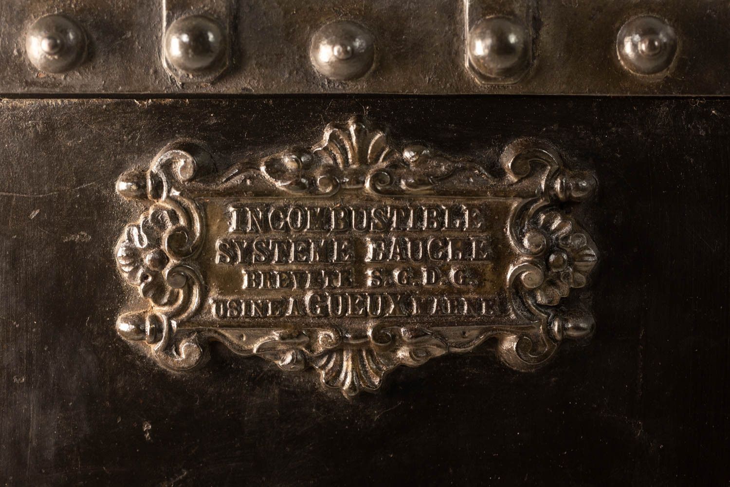 Bauche. Antique Small Metal Travel Safe. Napoleon III Period. photo vinterior
