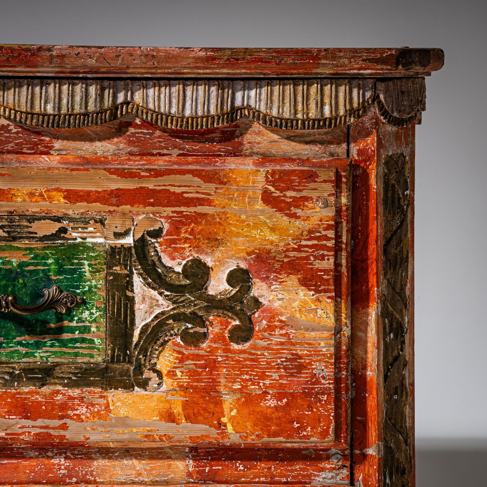 Rood geschilderde commode, Irschenberg, Zuid-Duitsland, 19e eeuw photo vinterior