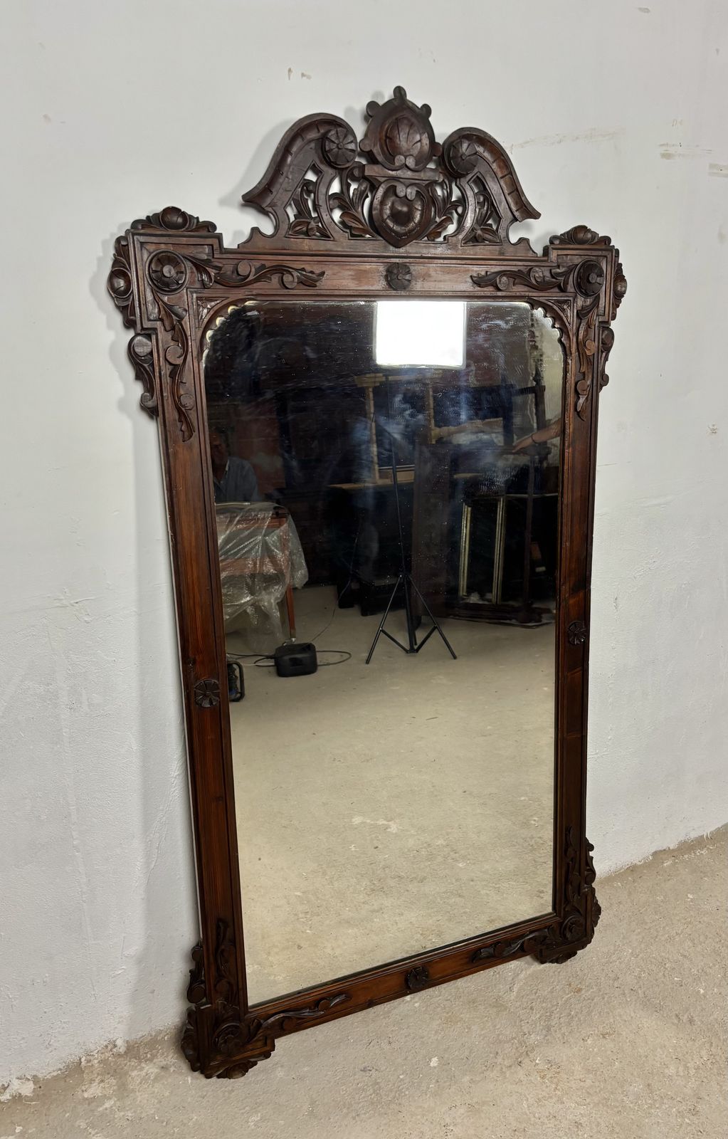 photo vinterior Grote Renaissance Revival spiegel in hardhout, eind 19e eeuw