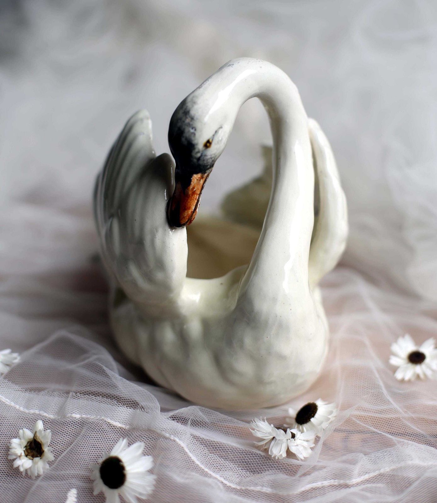 photo vinterior Antique French Majolica Swan Pot Delphin Massier Fils Vallauris