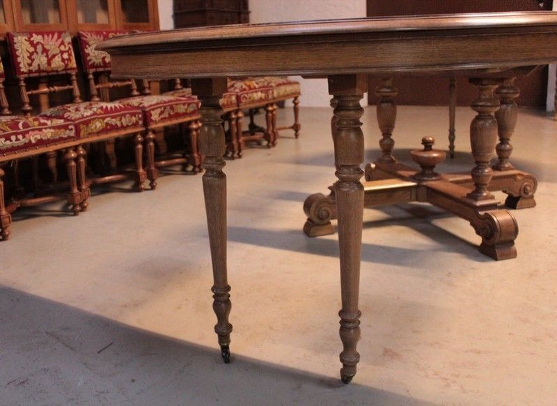 Table Pedestal Table In Oak 20th photo Furniture