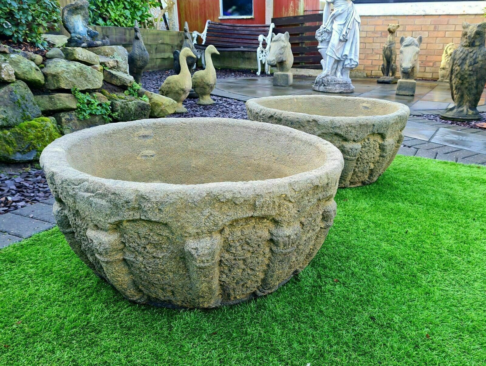 Paire de jardinières urnes vintage Giovani en pierre anglaise 0077