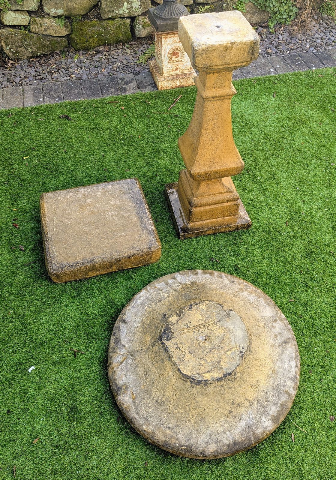 Vintage Hampton Bird Bath English Country Stone 0082. photo furniture