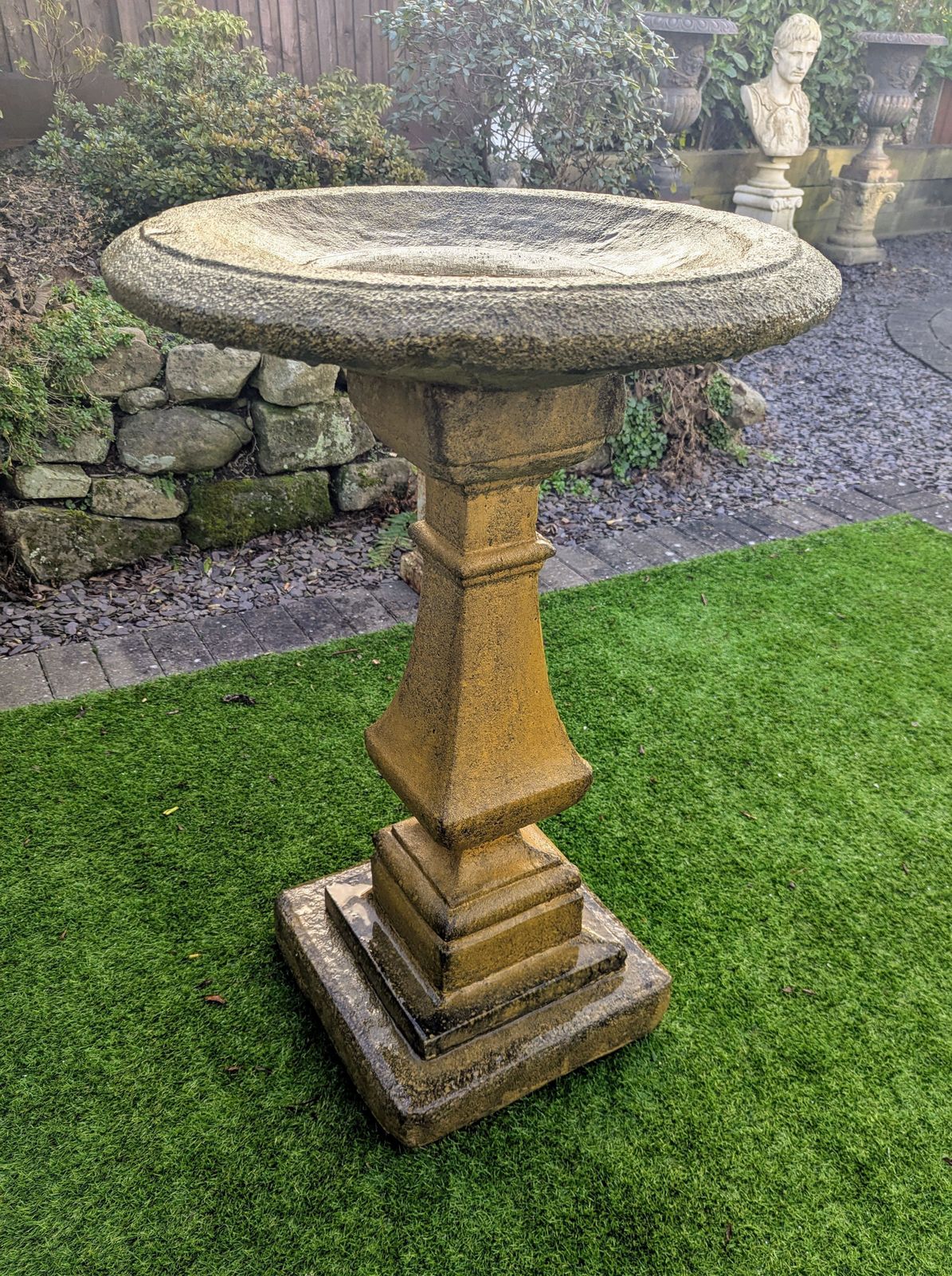 Vintage Hampton Bird Bath English Country Stone 0082. photo for sale