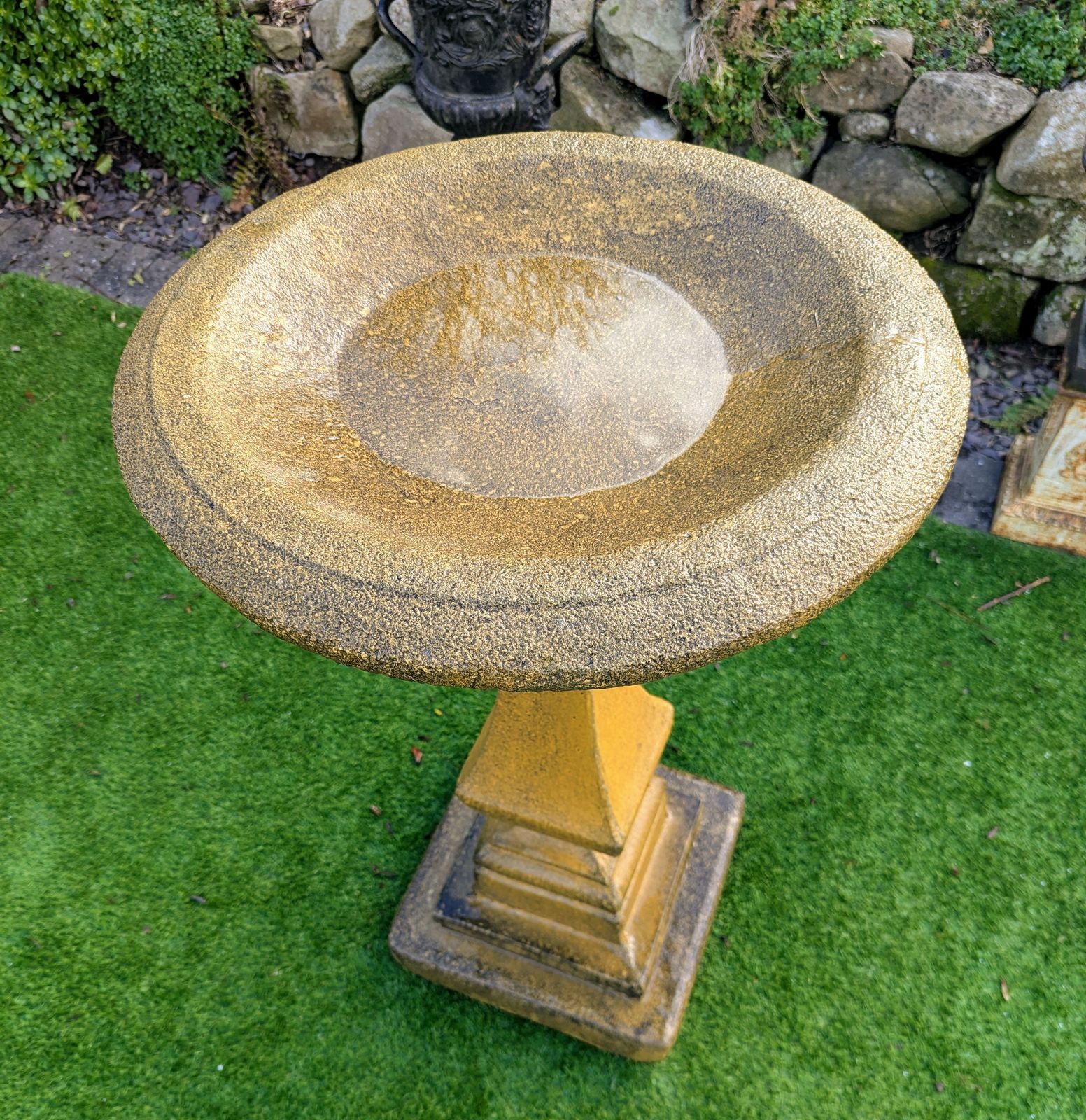 Vintage Hampton Bird Bath English Country Stone 0082. photo vintage