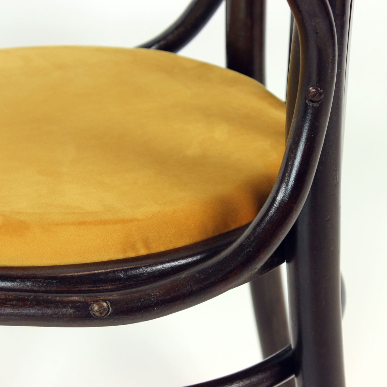 Michael Thonet No. 24 Bentwood Fauteuil door Ton, Tsjecho-Slowakije, ca. jaren 1950 photo vintage