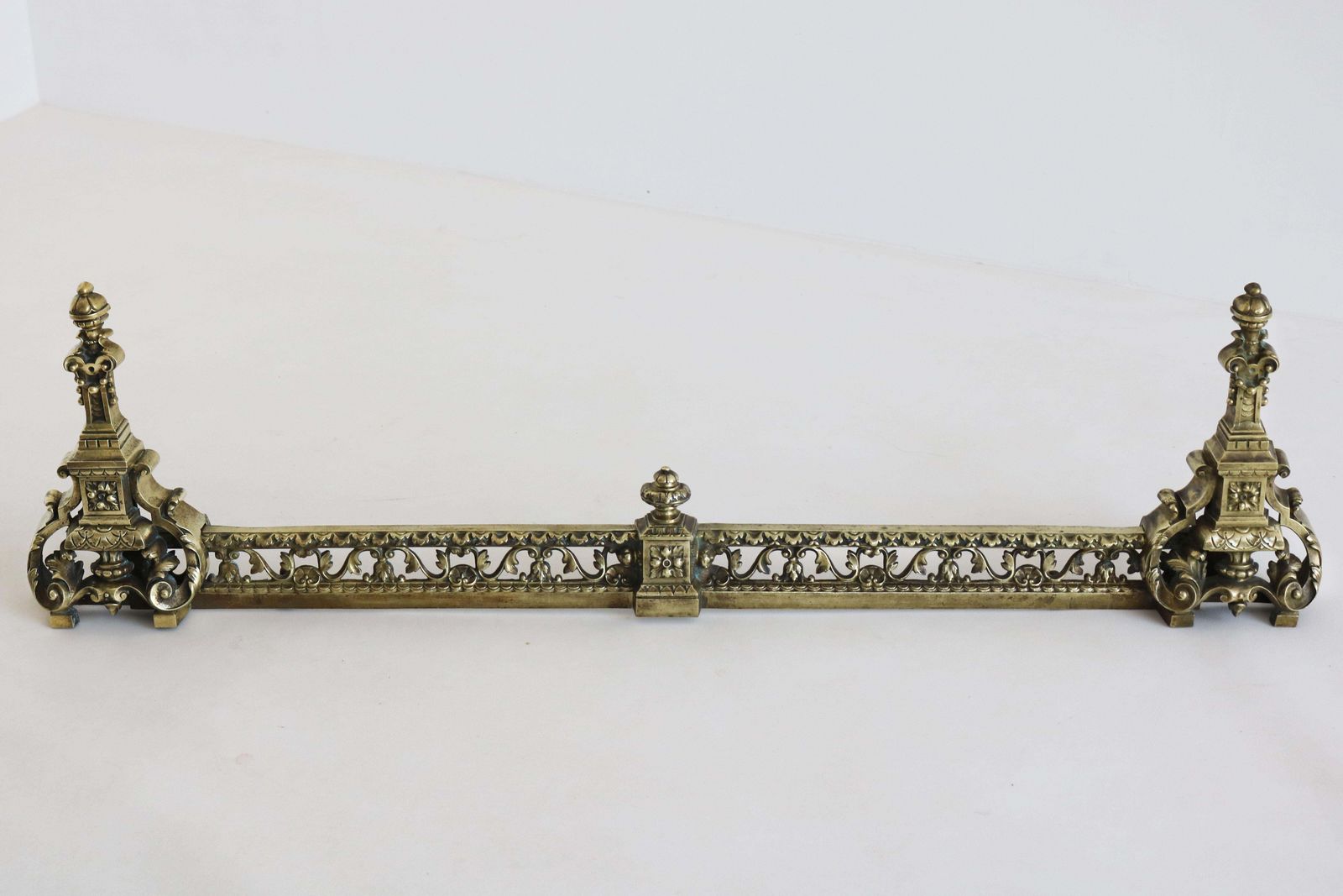 photo for sale Pare-feu de cheminée d'époque XIXe siècle, de style Louis XVI, en bronze ajustable