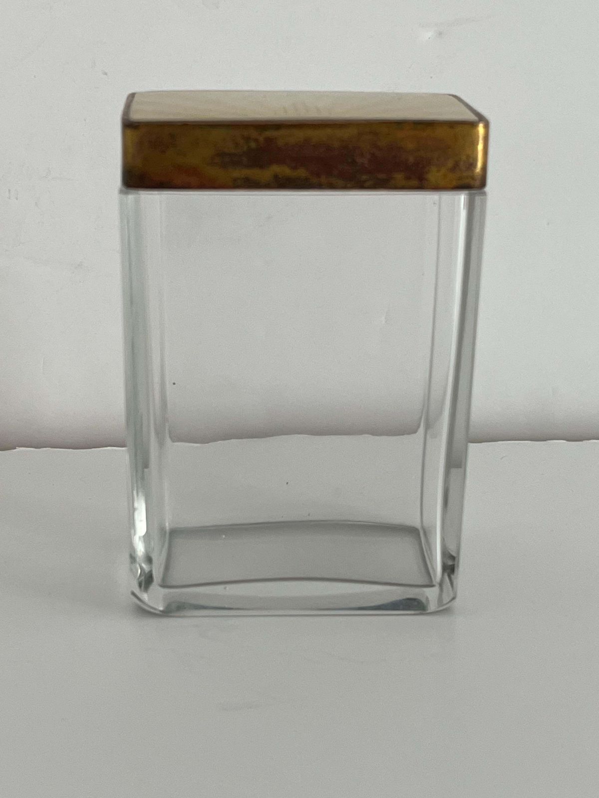 photo for sale Art Deco glazen toiletpotje met goudkleurig guilloche emaille deksel, ca. jaren 1920