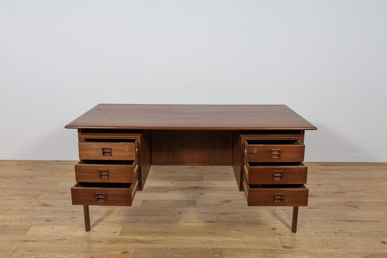 photo vinterior Mid Century Teak Desk By Arne Vodder For Sibast, Denmark, 1960s