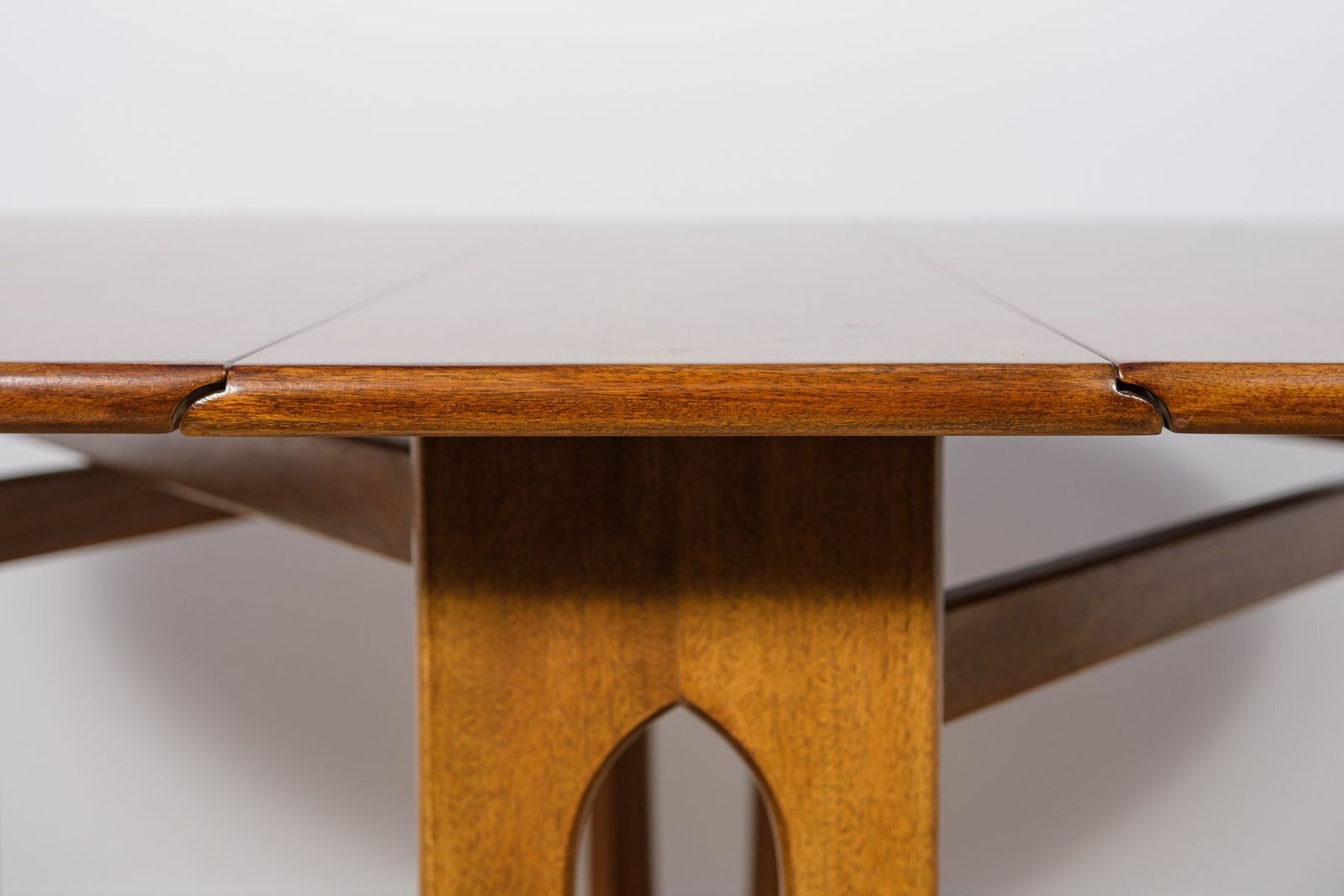 photo vintage Mid Century Modern Round Drop Leaf Dining Table From Jentique, United Kingdom, 1960s