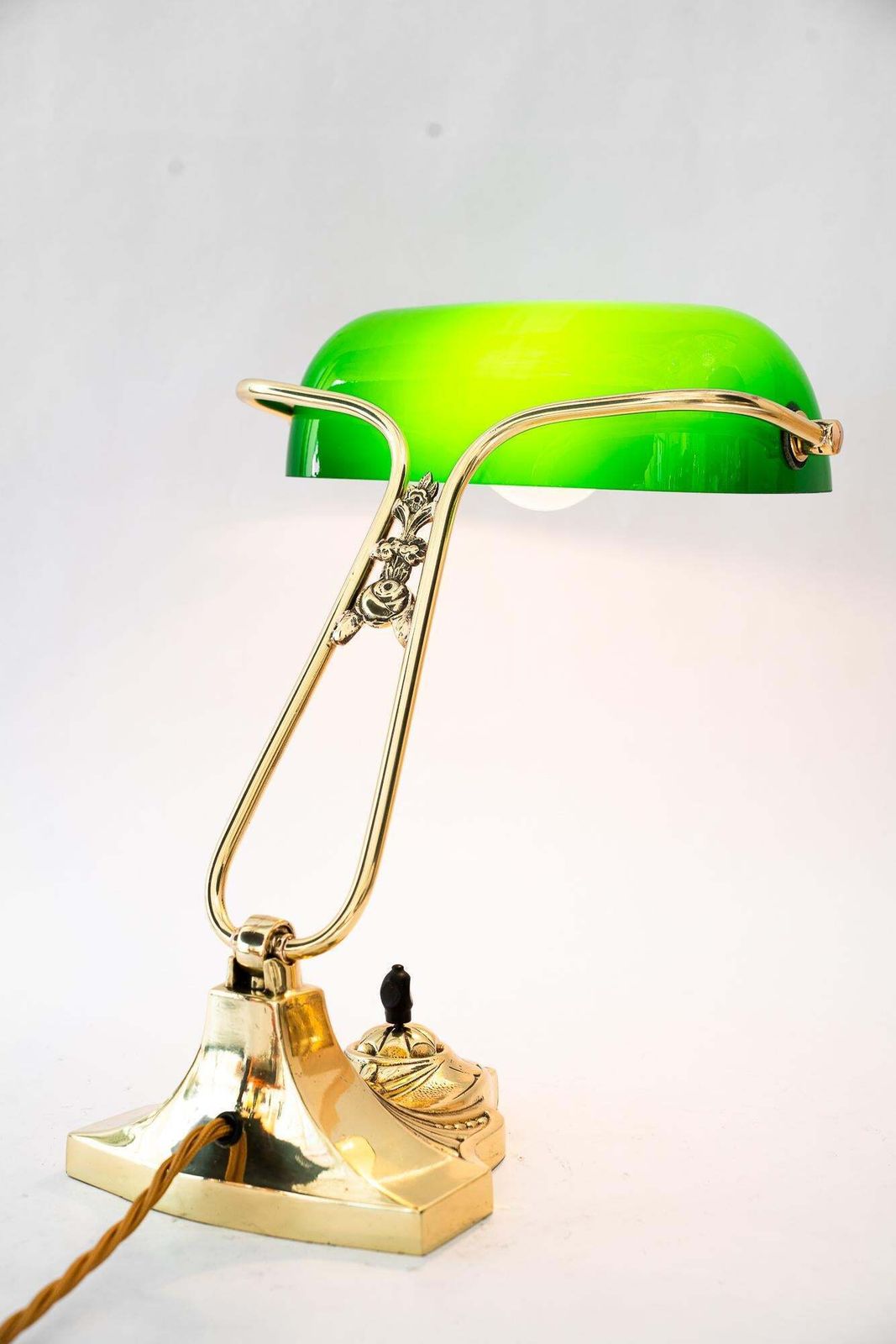 photo furniture Swiveling Banker Table Lamp With Green Glass Shade Vienna Around 1920s
