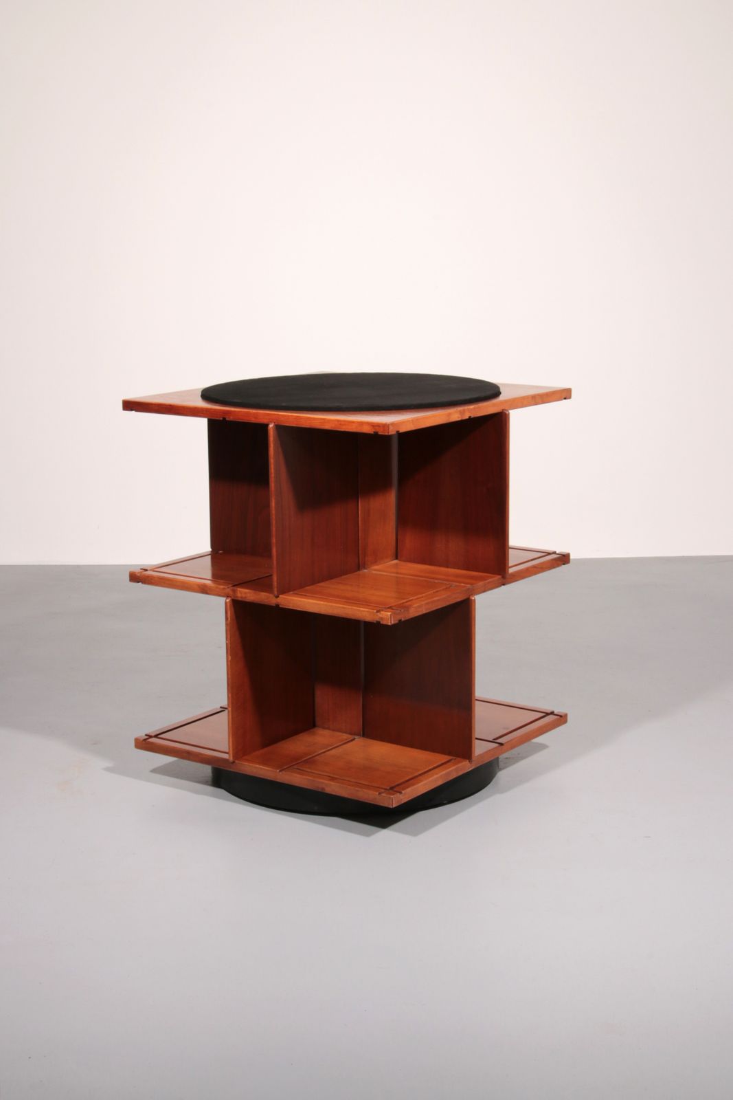 Gianfranco Frattini Revolving Modular Bookcase Model 823,1963 Italy