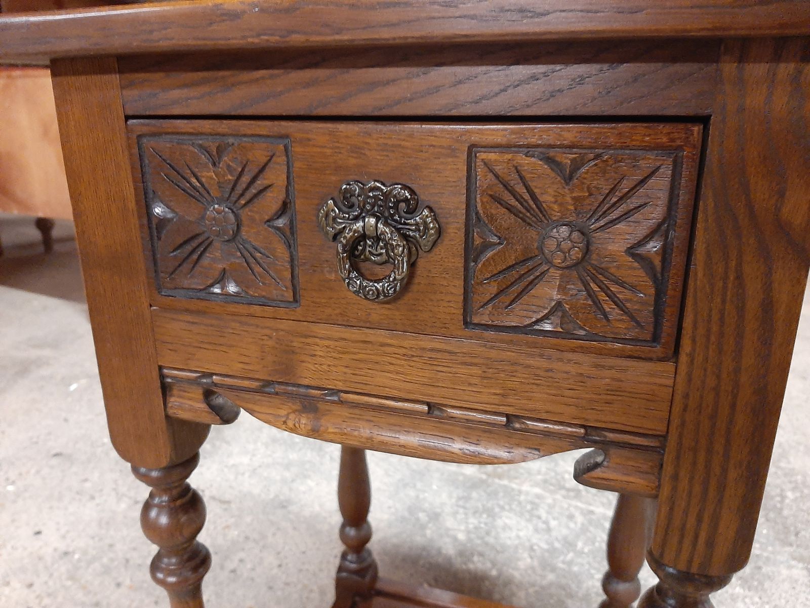Lovely Vintage Wood Bros Oak Bedside Table In Very Good Condition photo Furniture