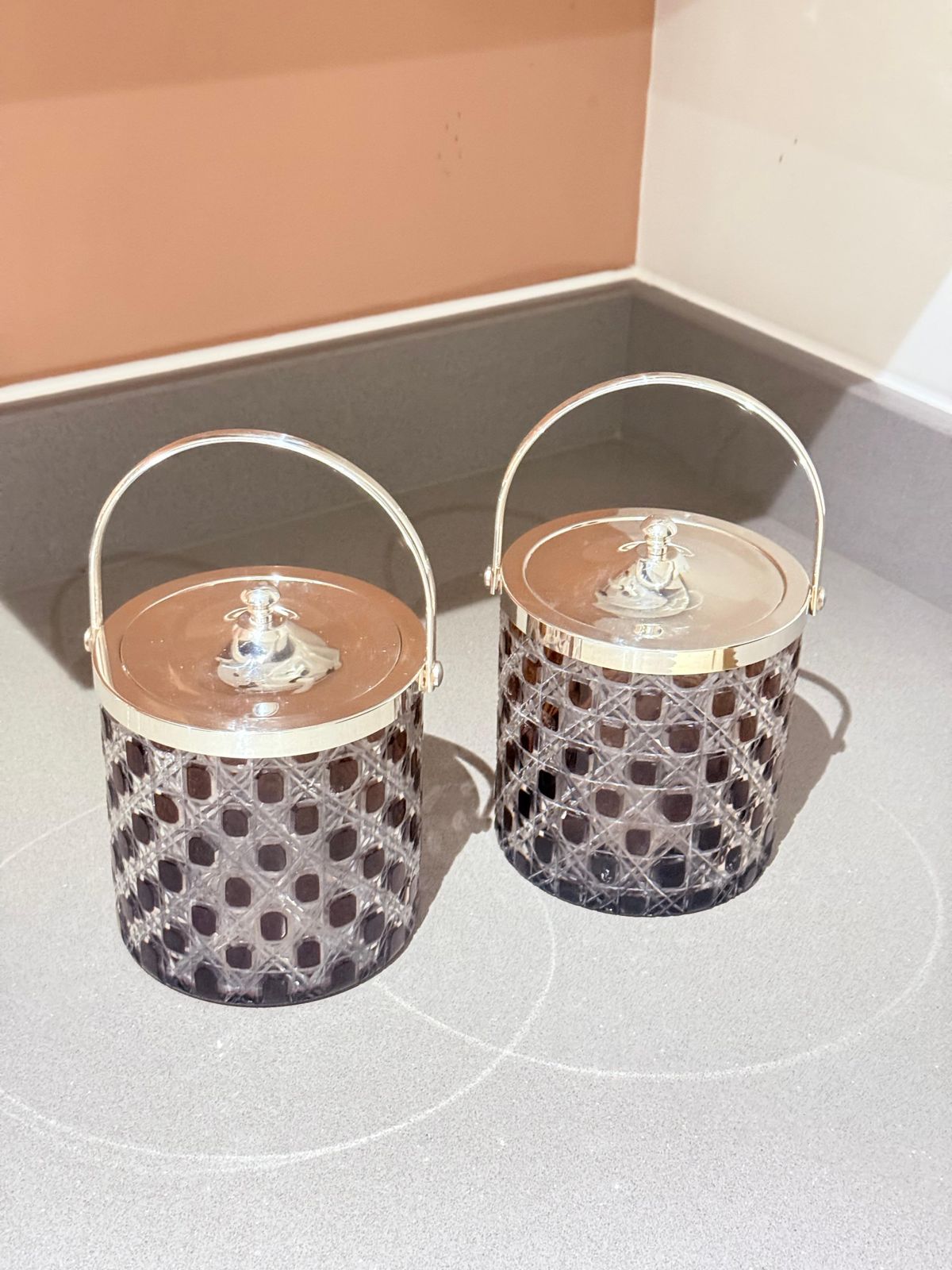 photo vintage Vintage Cut Crystal Biscuit Box / Ice Bucket With Silver Plated Lid And Handle