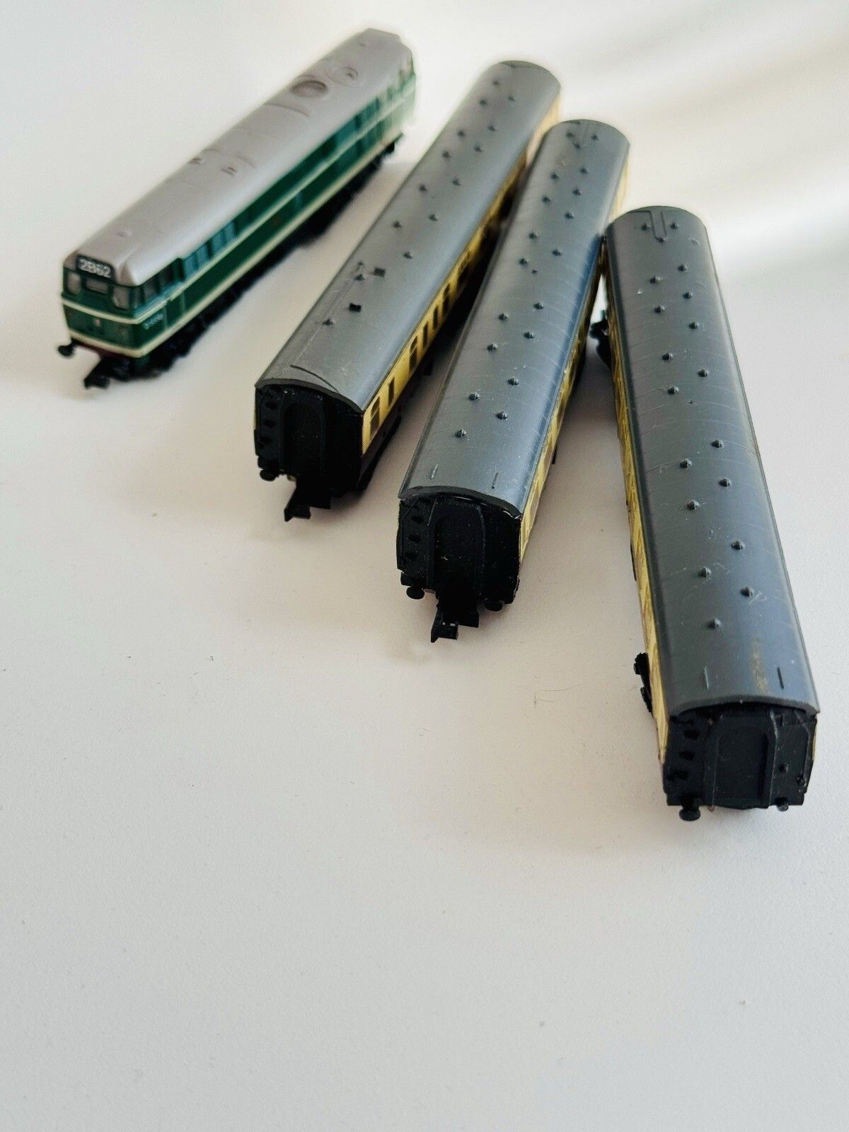 photo for sale Graham Farish N Gauge British Rail Class 31 Diesel Locomotive & 3 Coaches