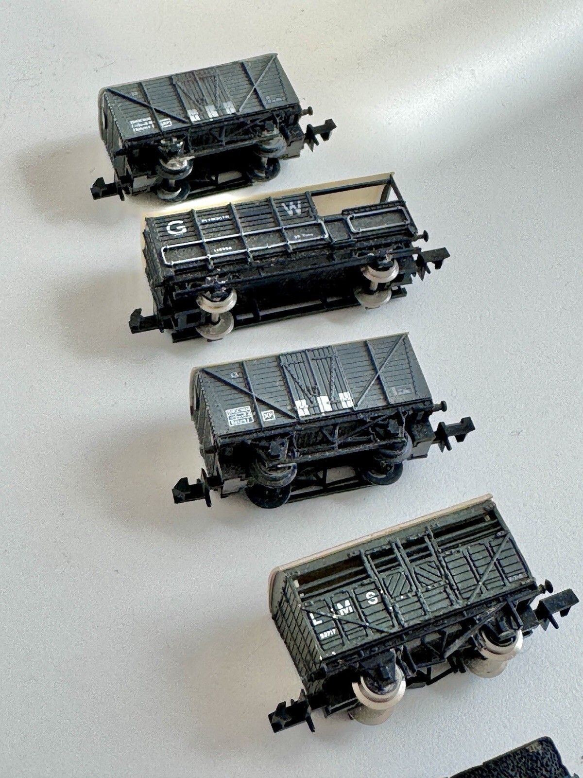 photo furniture Graham Farish Great Western Railway (Gwr) 0 6 0 Pannier Tank Set N Gauge