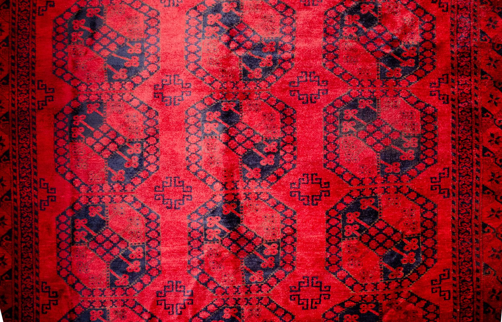 Antiek Aktche tapijt 322x265cm photo Textiel