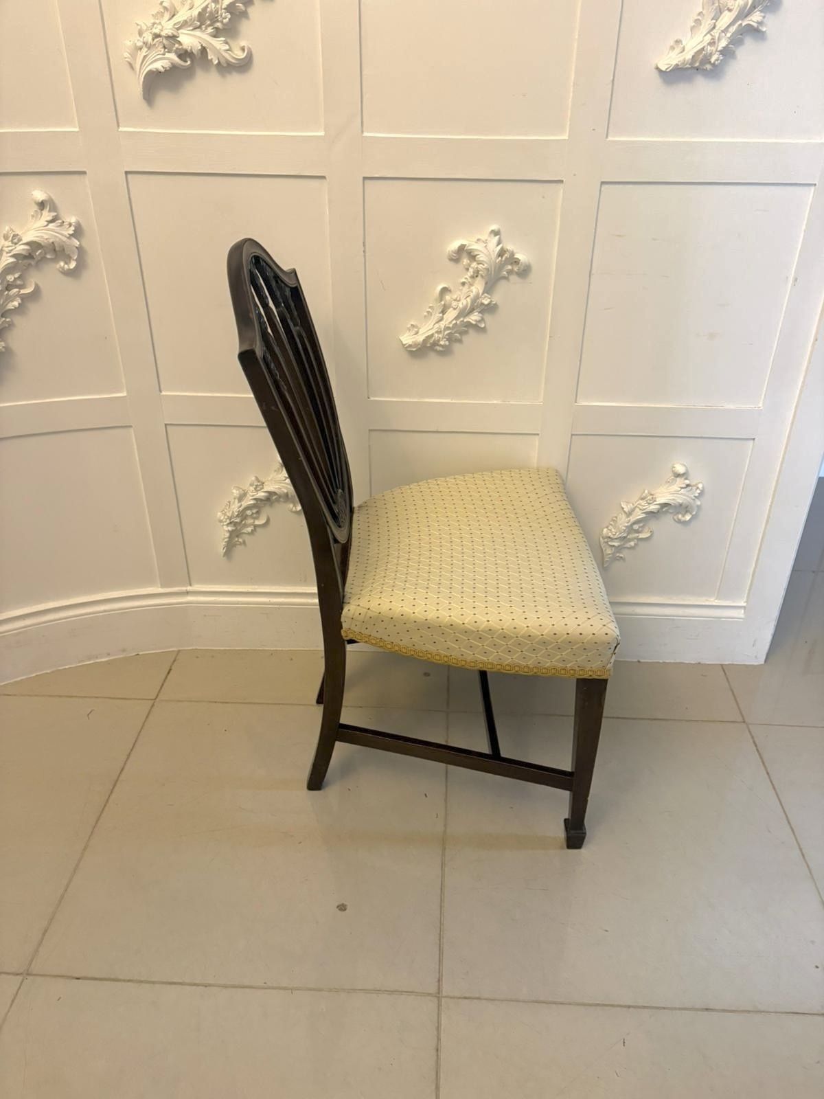 photo vintage Antique English Early 20th Century Maple & Co Mahogany Shield Back Dining Chairs Set Of 10