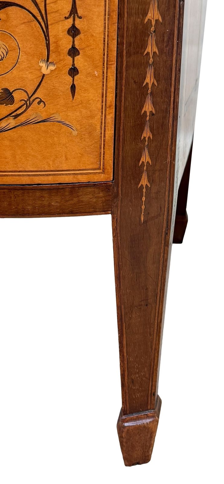 10000.0 Bureau rognon en bois de satiné, fin du XIXe siècle, par Edwards & Roberts (Angleterre, vers 1890) photo
