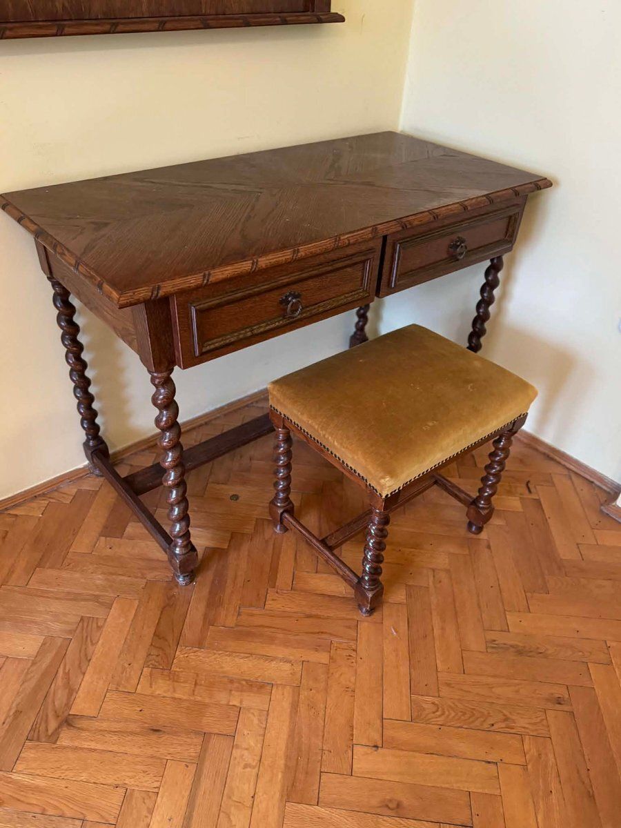 Spanish Style Oak Colonial Dressing Set, Set Of 3 photo Furniture