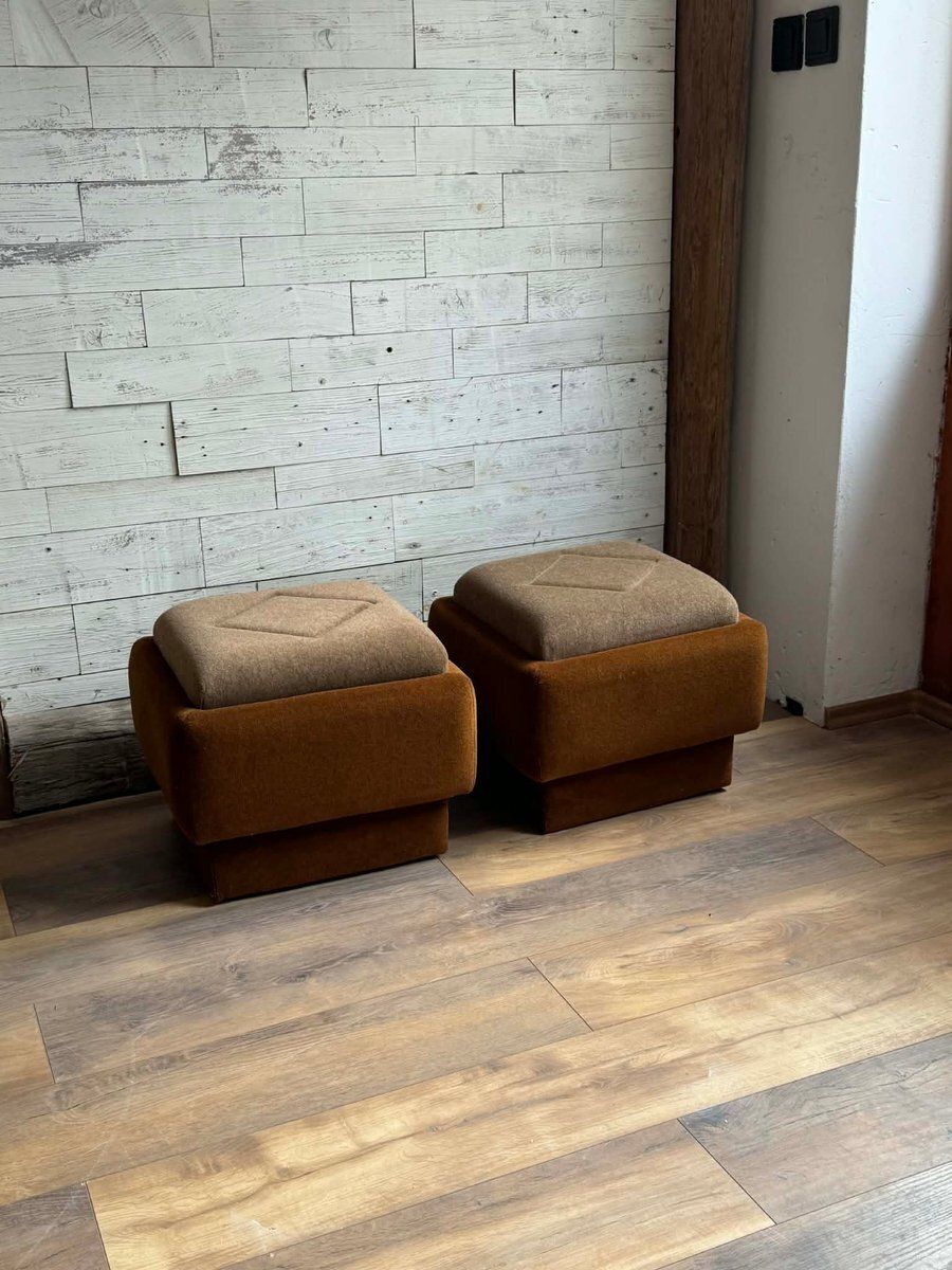 Mid-Century Modern poefs in bruin en beige, ca. jaren 1950, set van 2 photo for sale