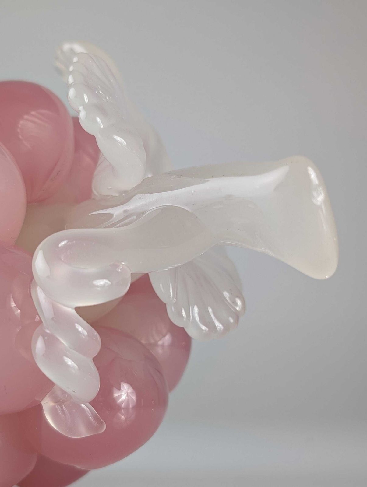 Sculpture en verre de Murano, grappe de raisin, rose et blanc, milieu du XXe siècle photo buy
