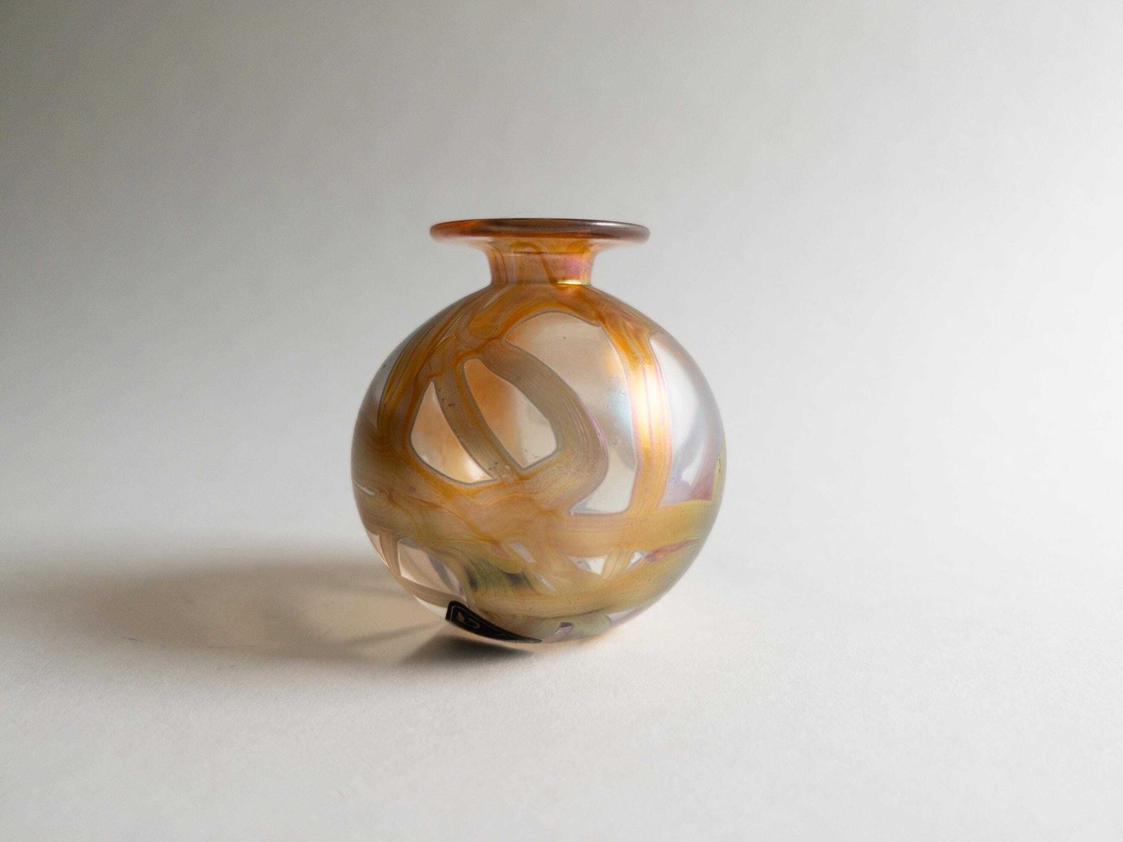 Isle Of Wight Glass Vaas Of Parfumfles, Roze Goud Iriserend Glazuur photo furniture