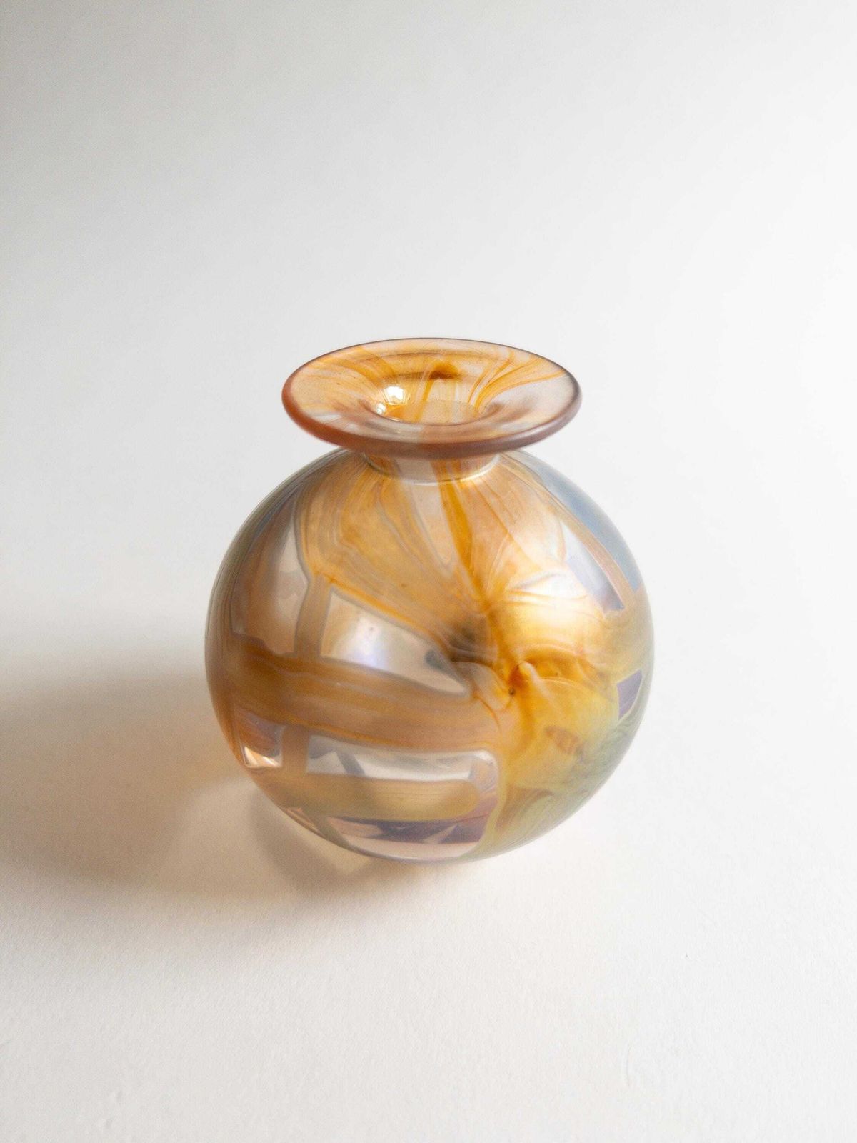 photo for sale Isle Of Wight Glass Vaas Of Parfumfles, Roze Goud Iriserend Glazuur