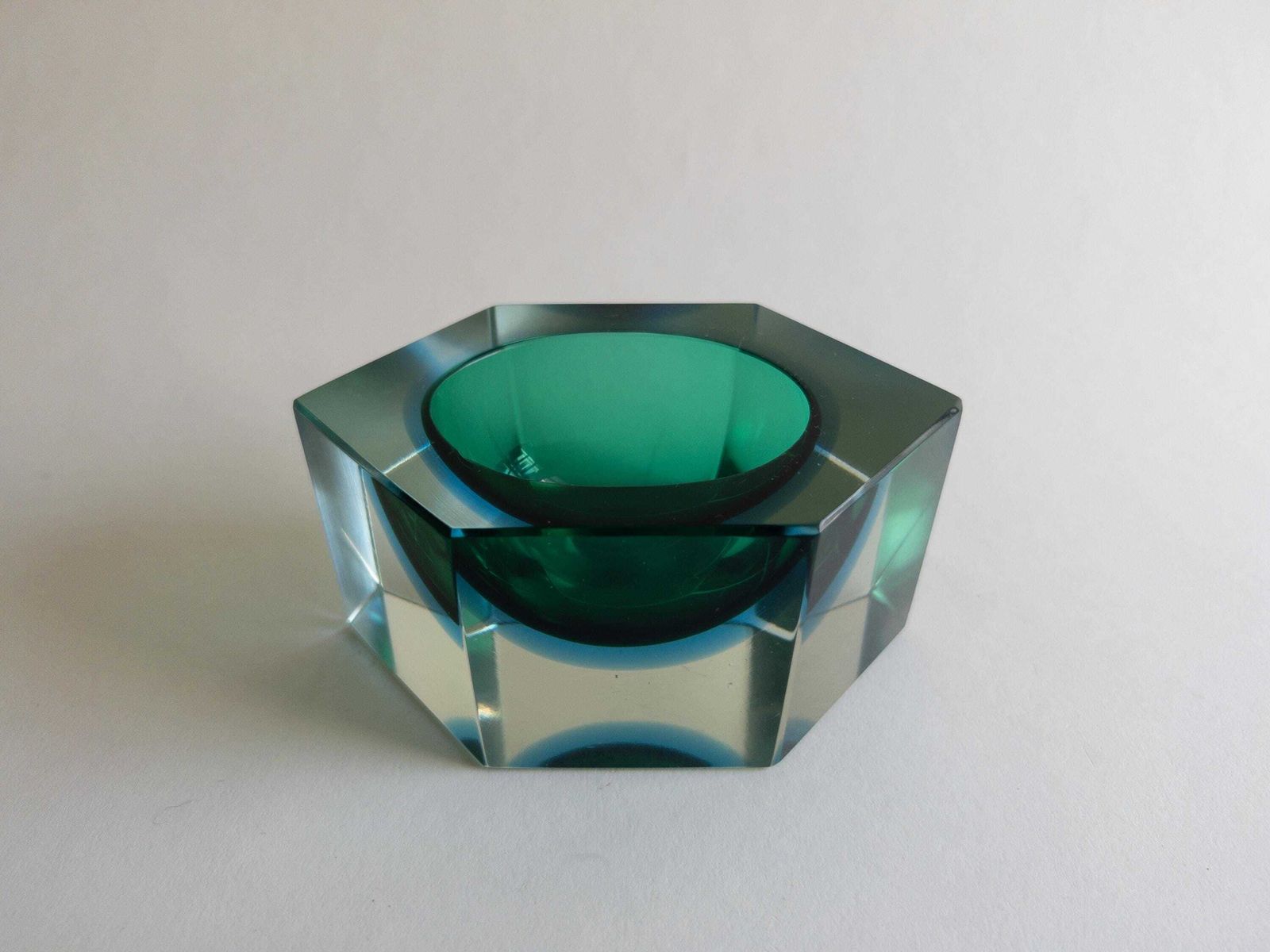 photo furniture Murano Sommerso Hexagon Bowl   Italian Blue And Green Faceted Block Art Glass