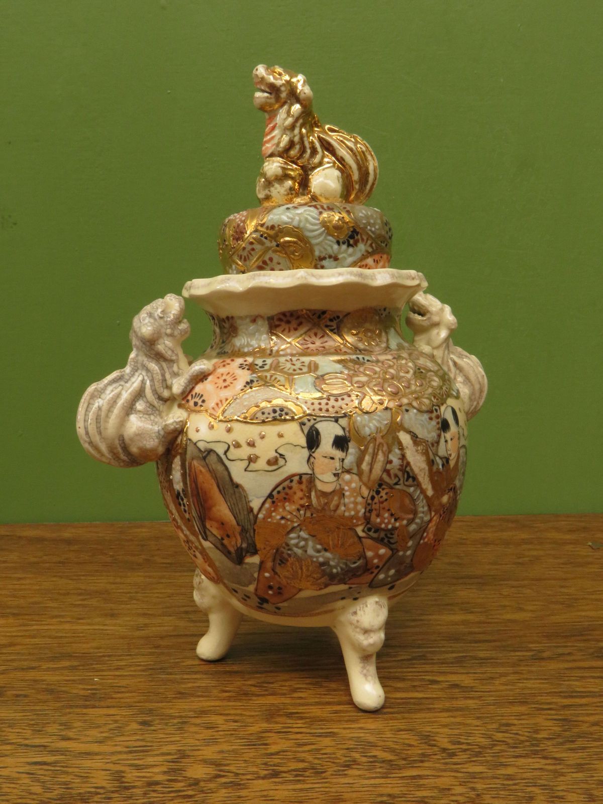 photo furniture Japanese Late Satsuma Lidded Censer With Moriage Decoration & Foo Dog Handles