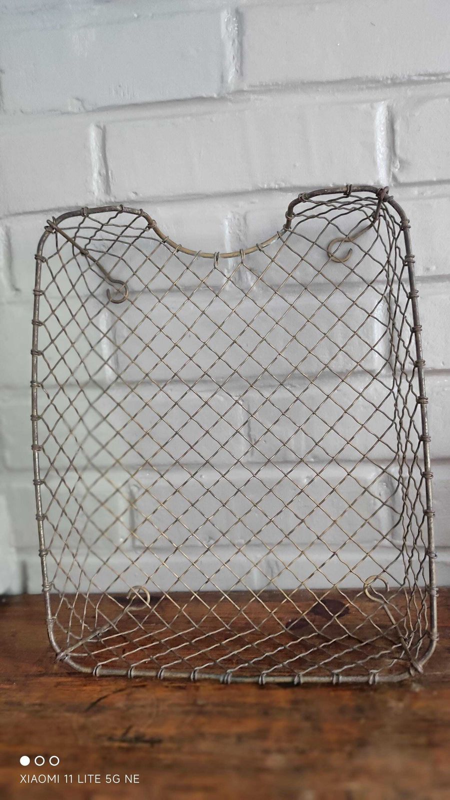 Corbeille de bureau d'époque en fil de fer, style français photo vinterior